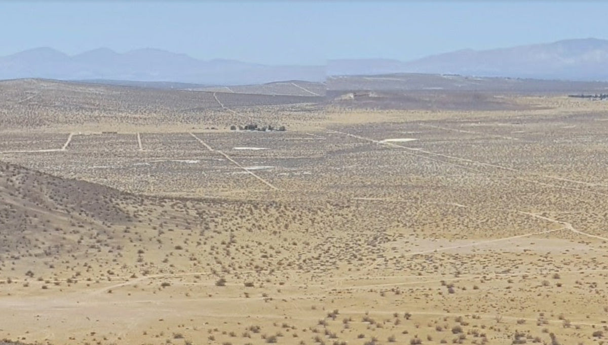 #L40087-1 2.58 Acres in Kern County, CA $8,499.00 ($102.16/Month)